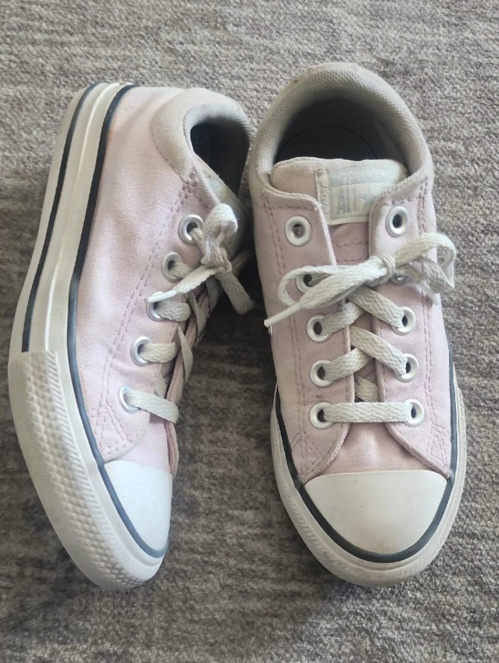 Converse Kids Low Top Sneakers in Pale Pink and White